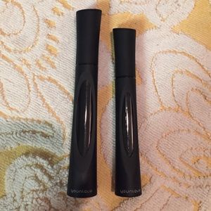 Younique fiber lash mascara in black