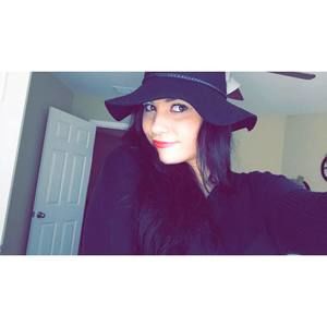 Meet your Posher, Lauren