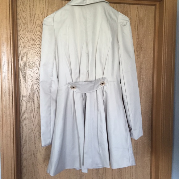 Tan Spring Jacket, Size M - Picture 3 of 3