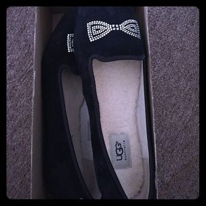 Authentic Ugg Australia bow tie suede flats