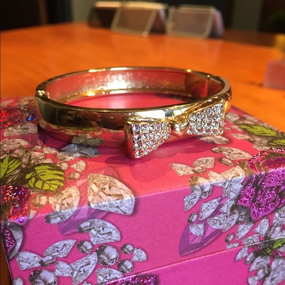 Betsey Johnson Gold Bow Bracelet