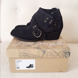 Free People Tortuga boots- NIB