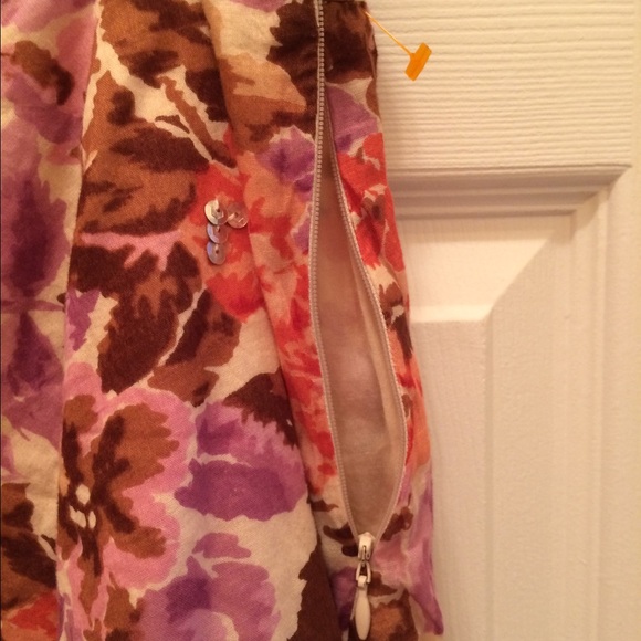 Skirt with flowers - Picture 3 of 4