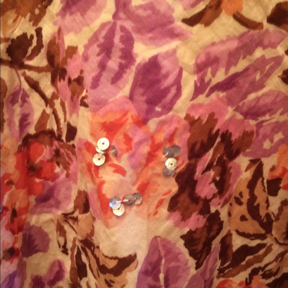 Skirt with flowers - Picture 4 of 4