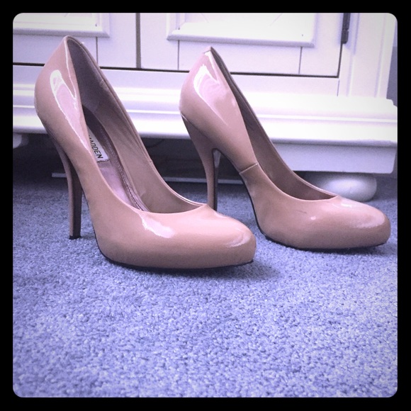 Steve Madden Olympicc Pumps!