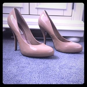 Steve Madden Olympicc Pumps!