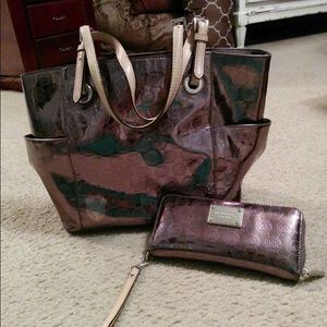 Michael kors purse and wallet. Excellent condition