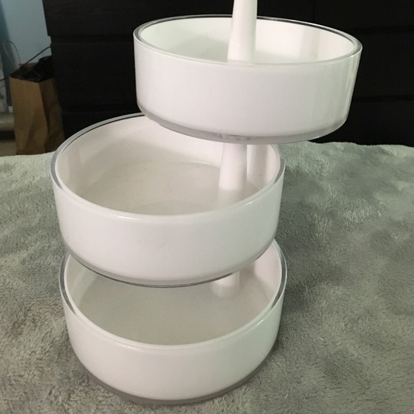 Makeup jewelry holder