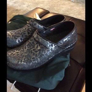 Clogs