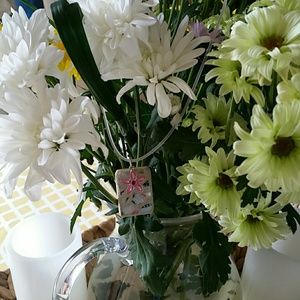 FREE w/ top purchase!!! Mosaic Flower Necklace