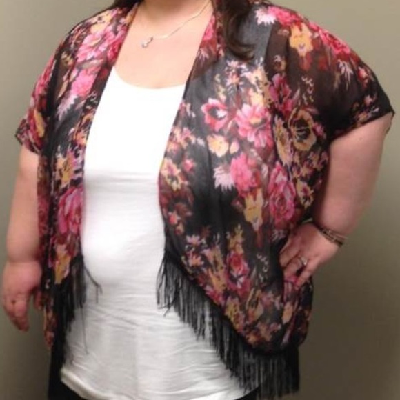 NWT, OSFA Fringe Bottom Kimono - Picture 4 of 4