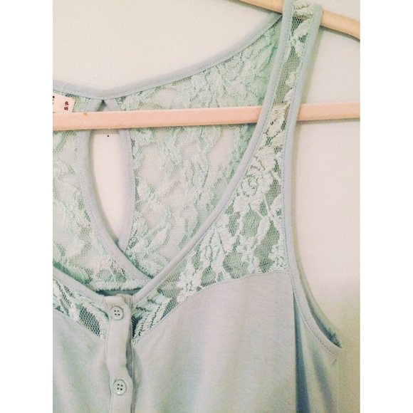 Lace Cropped Tank - Picture 2 of 4