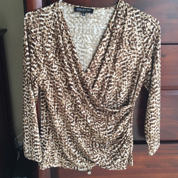 Beautiful Jones New York top.