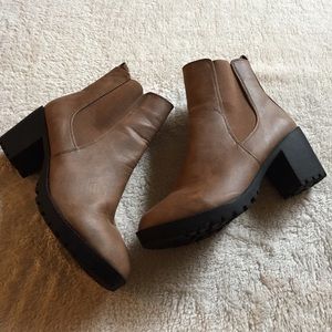 Camel Colored Booties☁️