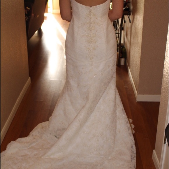 Oleg Cassini wedding gown - Picture 3 of 4