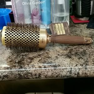 SOLD. Anew Professional NanoThermic Round Brush