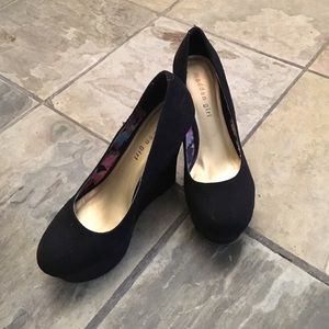 Black suede Madden Girl wedges, size 7