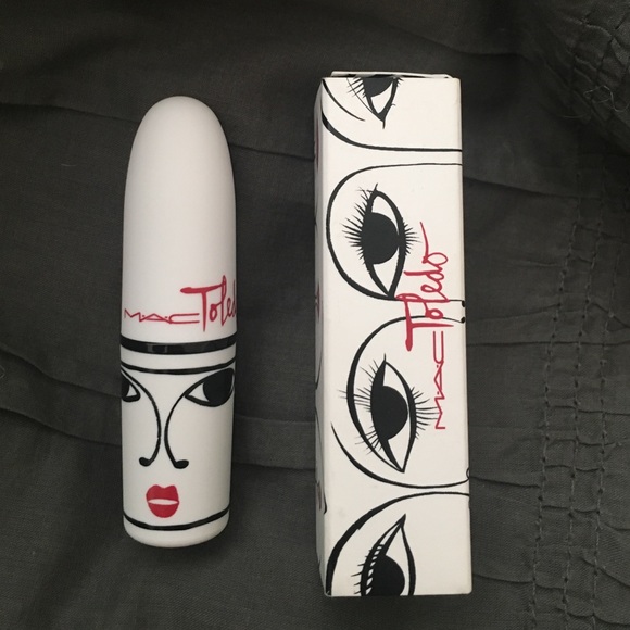 MAC LE lipstick in Sin