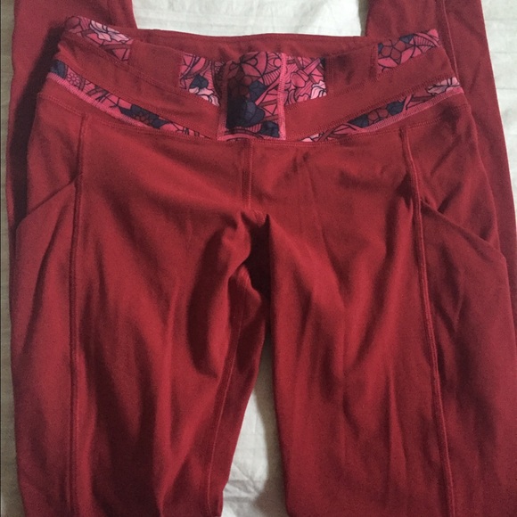 Lululemon size 6 pants.