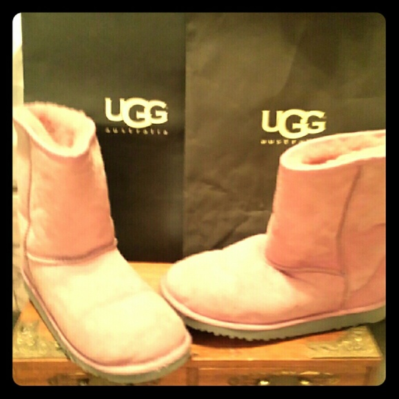 UGG PINK BABY
