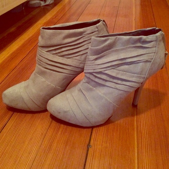 Taupe suede Guess booties