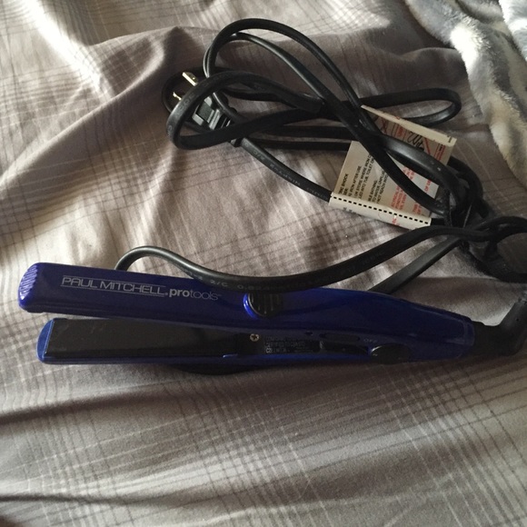 Mini hair straightener