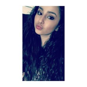 Meet your Posher, Marissa