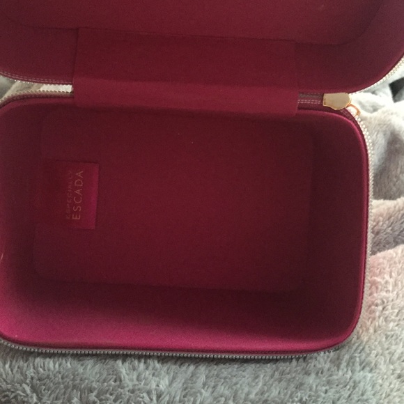 escada makeup box - Picture 3 of 3