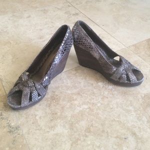 Seychelles pewter/brown wedge