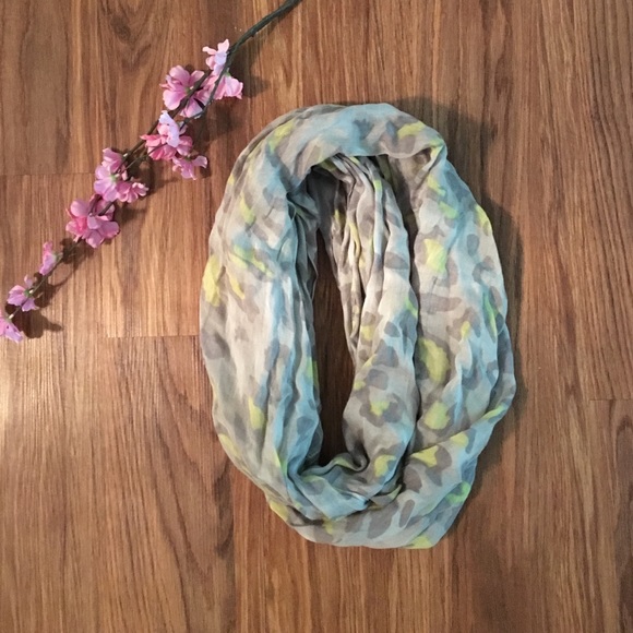 Charlotte Russe Accessories - White and yellow infinity scarf
