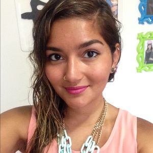 Meet your Posher, Caroline