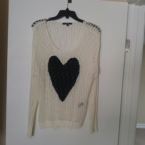 Heart Lightweight Sweater - Picture 2 of 3