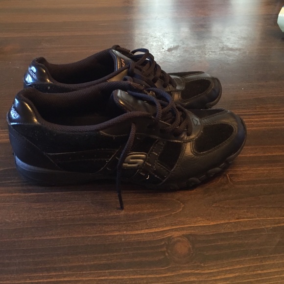 Sneakers - Picture 3 of 4