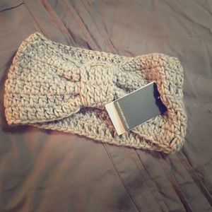 Grey knit head wrap