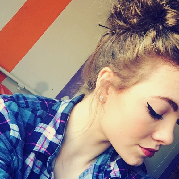 Meet your Posher, Devan