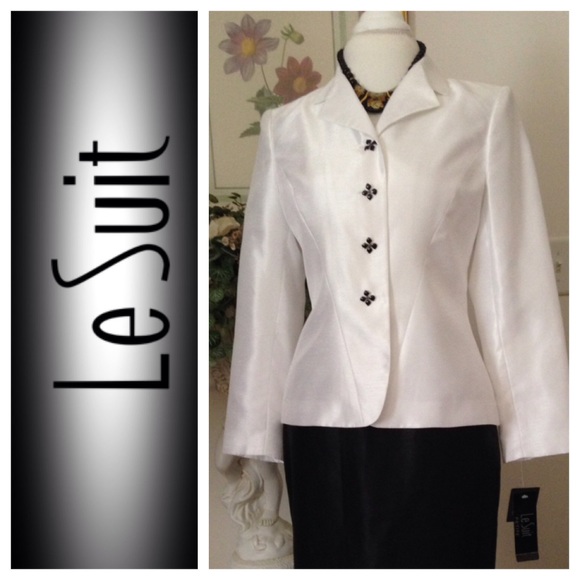 Short sale!📢🏷Le Suit 🐼 white&black woman's suit