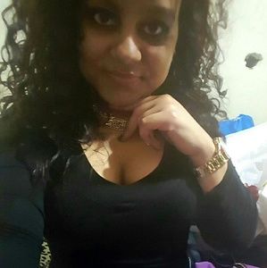 Meet your Posher, Julisa