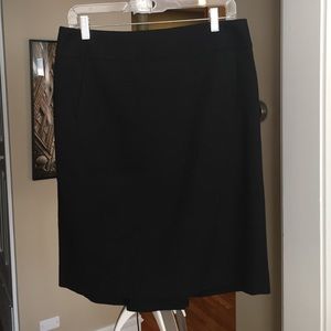 Black tailored skirt