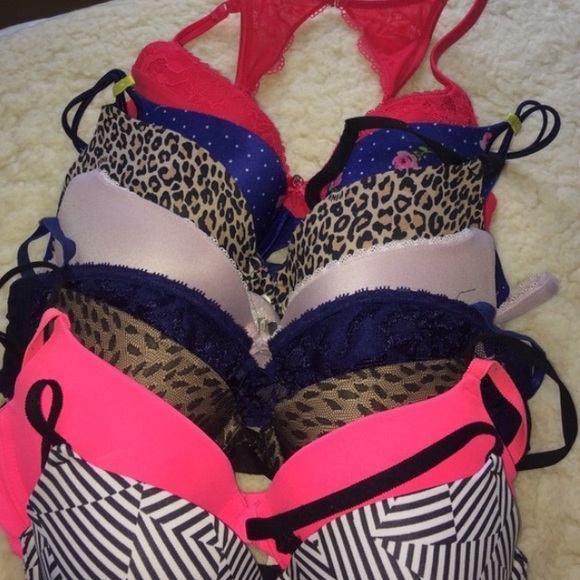 FINAL PRICE 🚨🚨 8 Victoria's Secret Bras