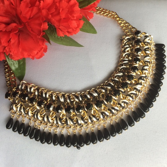 🚫BUNDLED🚫Black Chunky Statement Necklace - Picture 2 of 4
