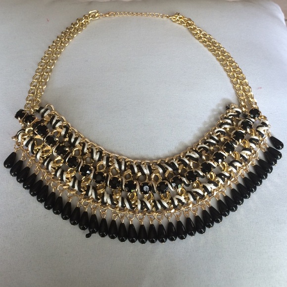 🚫BUNDLED🚫Black Chunky Statement Necklace - Picture 3 of 4