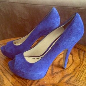 Enzo Angiolini blue suede open toe pumps