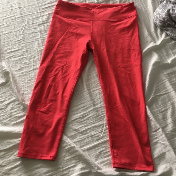 Bright pink workout capris, FABLETICS