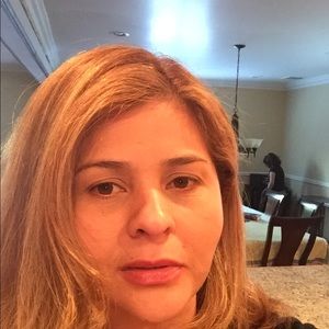 Meet your Posher, Elisa