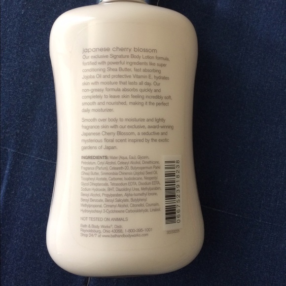 Japanese Cherry Blossom Lotion - Picture 3 of 3