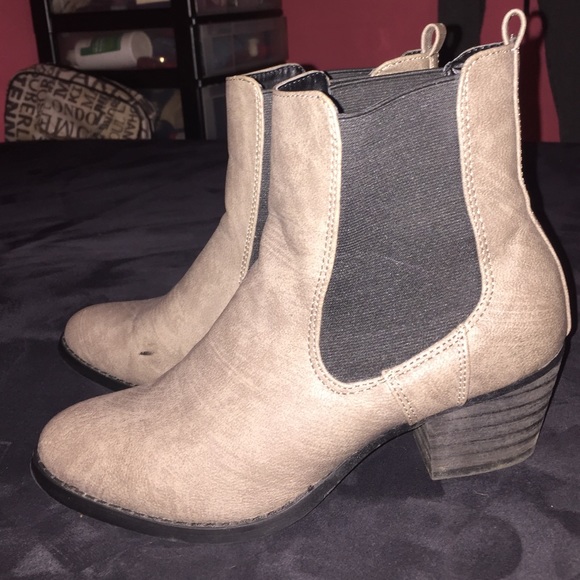 Steve Madden boots