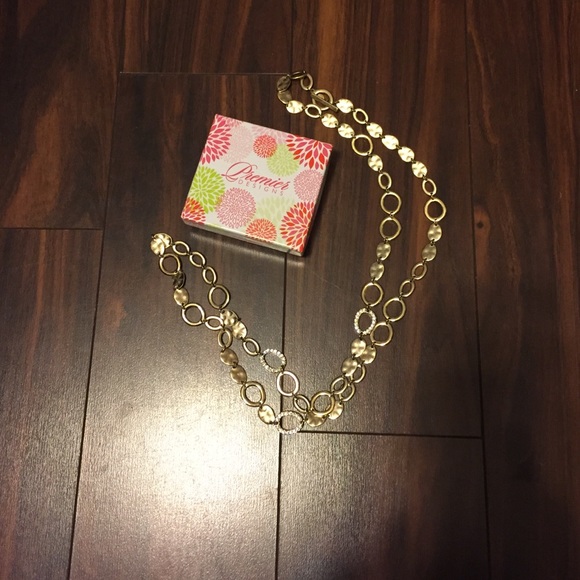 Premier Designs long necklace