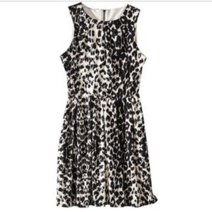 HOST PICK 🌷 Light Leopard-Print Dress