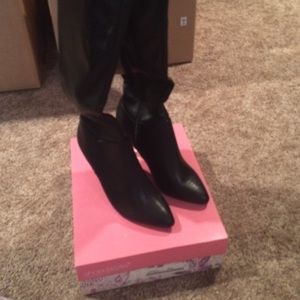 Black Knee High Pointy Toe Boots