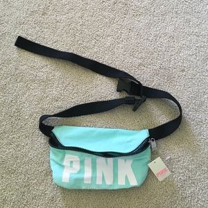 VS PINK FANNYPACK